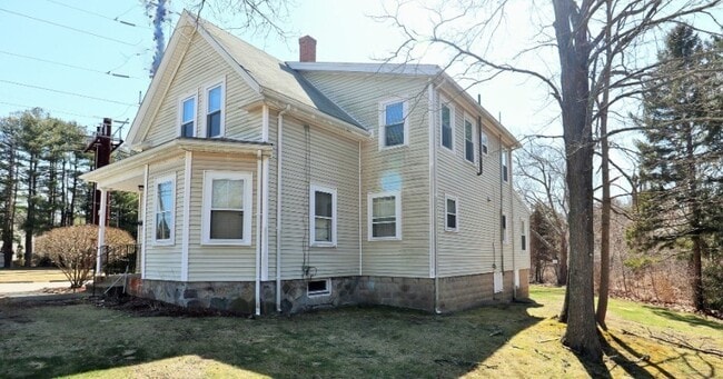 Building Photo - 161 Matfield St Unit 1A