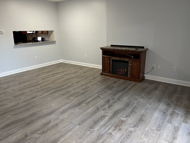 Photo - 37 Highwood Dr Unit 37