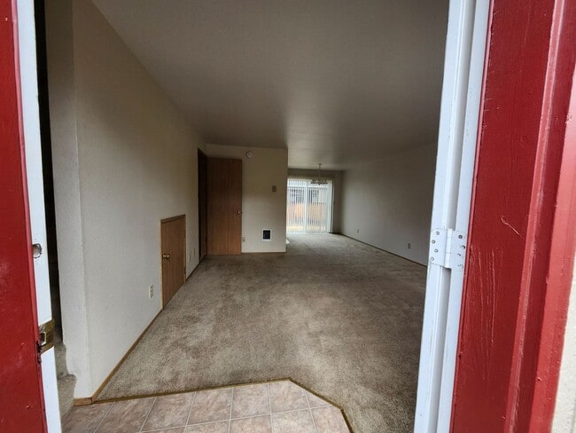 Photo - 2 Bed/1.5 Bath Apartment - NE Purcell Blvd Unit 11
