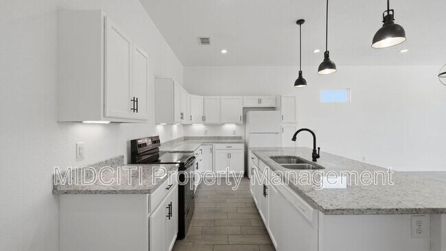 Photo - 895 E Mather St