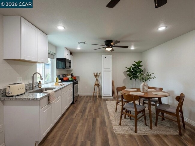 Photo - 3232 Sanguinetti Ln