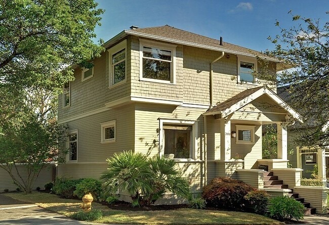 Building Photo - 3100 E Jefferson St