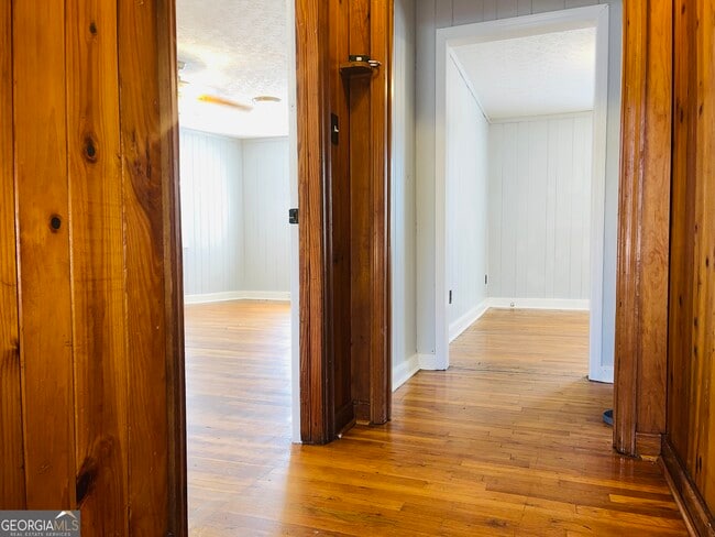 Photo - 406 E Main St