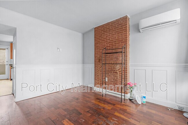 Photo - 811 Mangold St