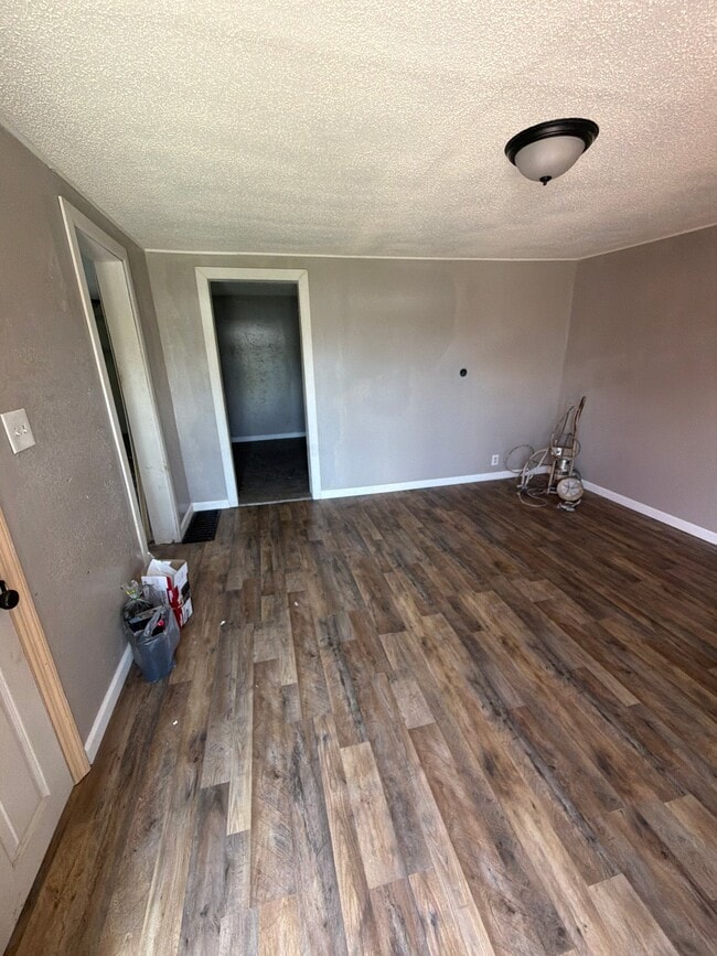 Building Photo - 329 Park Ln