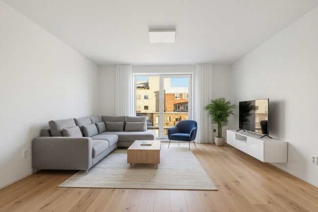 Building Photo - 1035 Commonwealth Ave Unit 204