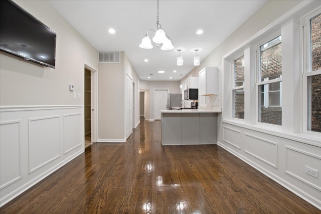 Photo - 7836 S Kingston Ave Unidad 2