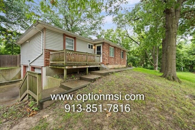 Photo - Very Spacious and ready for immediate move-in!!