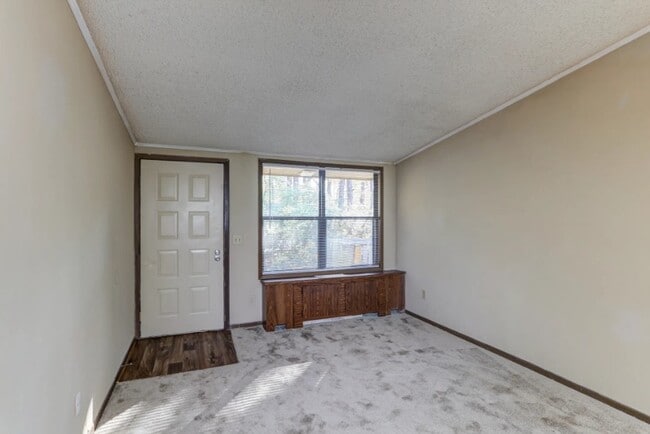 Photo - Redan Village