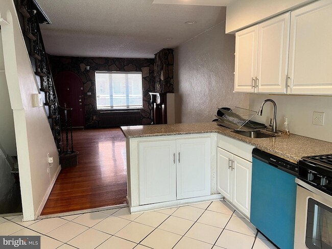 Photo - 2408 S Sartain St