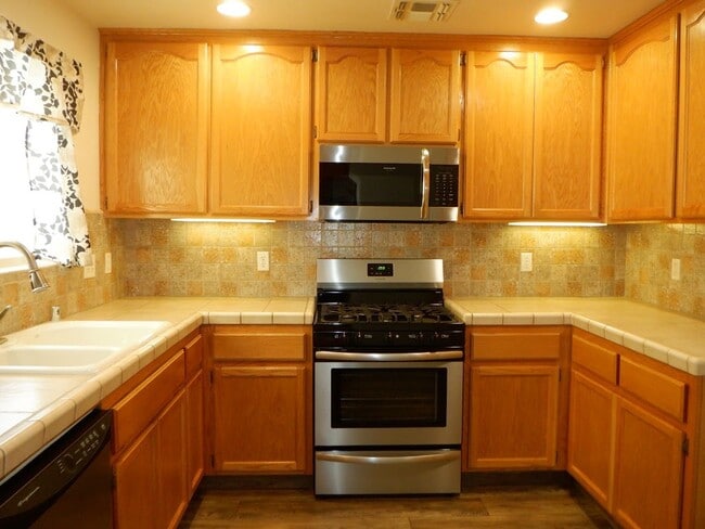 Photo - Beautiful 3-bedroom, 2-bath home in Tehachapi (Available 6/10/26)