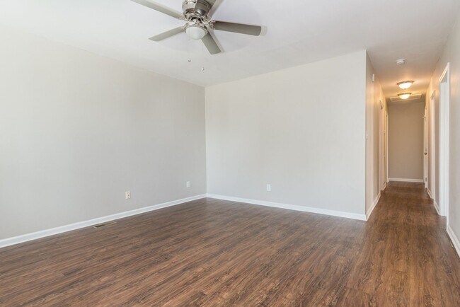 Photo - 1517 E Jones St