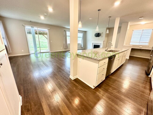 Photo - Amazing 2,306-square-foot house in Wood Village