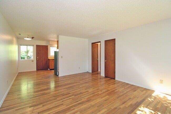 Photo - 6024-6024 NE Milton St Unit 6020