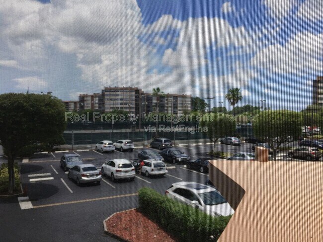 Photo - 1100 St Charles Pl Unit Apt 215