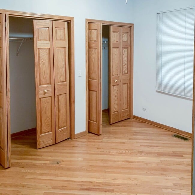 2733 N Wayne Ave Unit 2