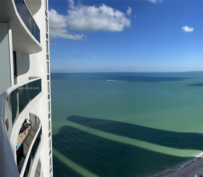 Building Photo - 16001 Collins Ave Unit 1402 Rental