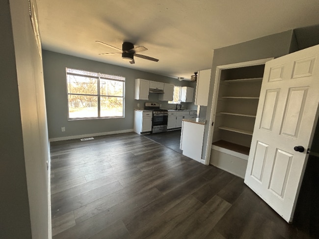 Photo - 10411 Royal Dr