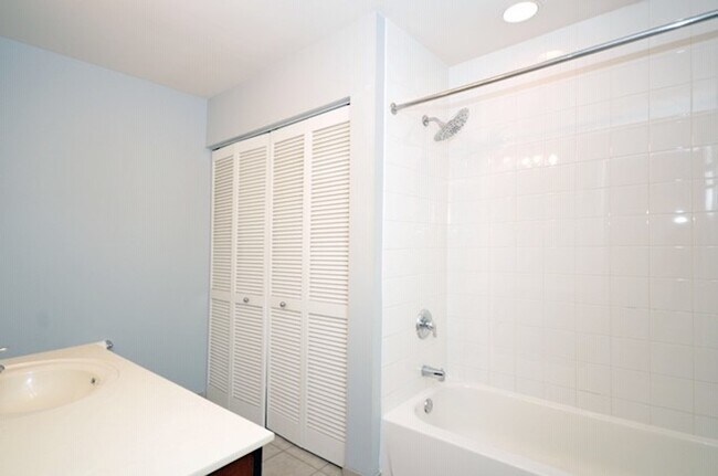 Photo - 1255 S State St Unit 1909