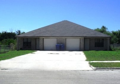 Building Photo - 305 Janelle Dr Unit A