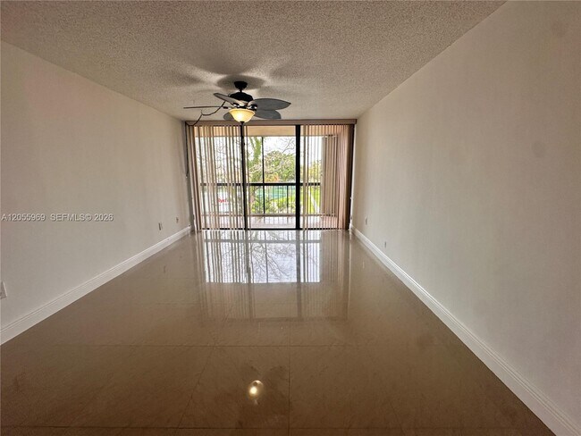 Photo - 10425 SW 112th Ave Unit 312