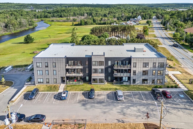 Building Photo - River Residence