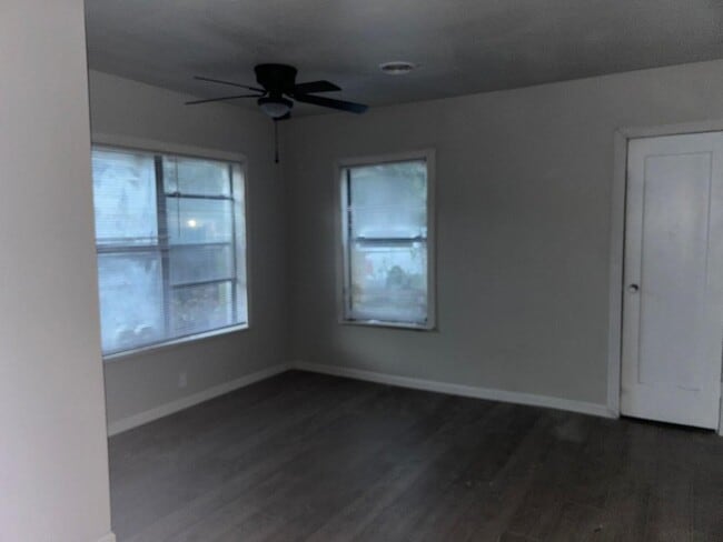 Building Photo - 3155 Roberts Ave Rental