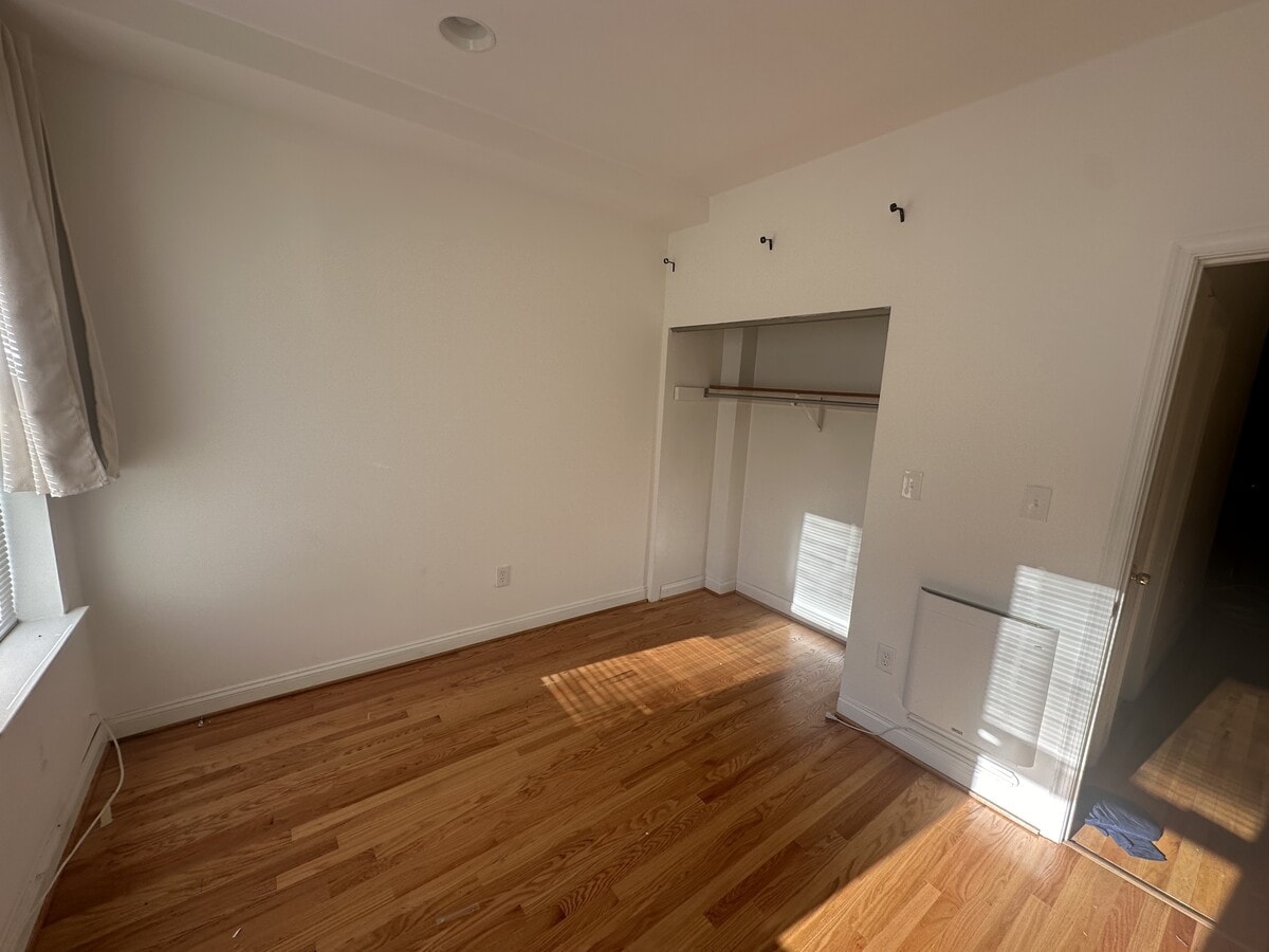 Photo - 1450 Newton St NW