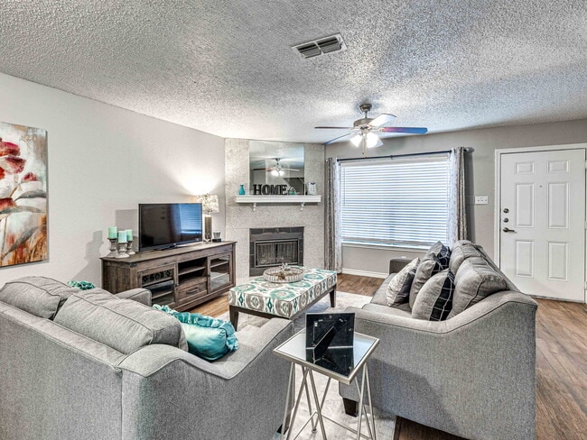 Windsor Place Townhomes - Windsor Place Townhomes