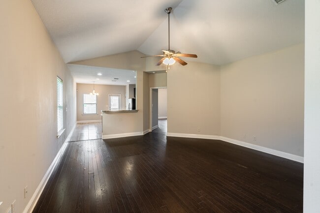 Photo - 2492 Bentridge Dr W