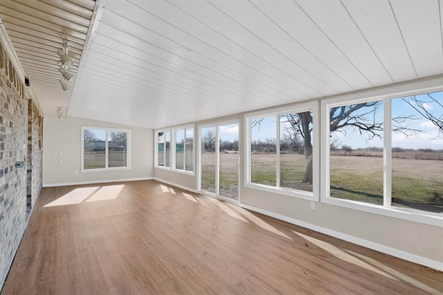 Photo - 3048 State Hwy 171