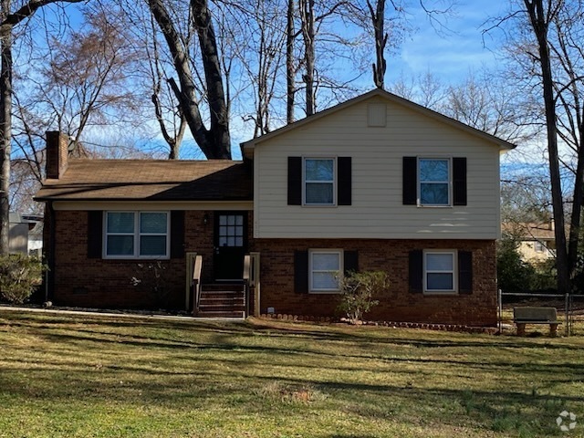 Building Photo - 3 Bedroom, 1.5 Bath Single Family Home