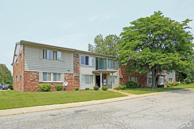 Patrick Henry Apartments - Patrick Henry Apartments