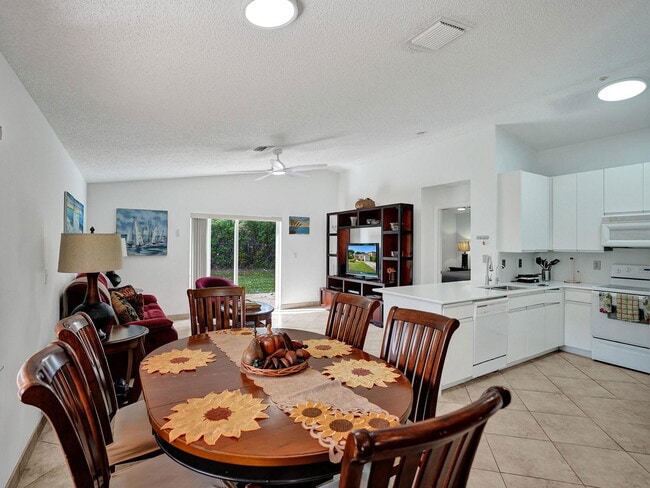 Photo - 1245 SW 46th Way