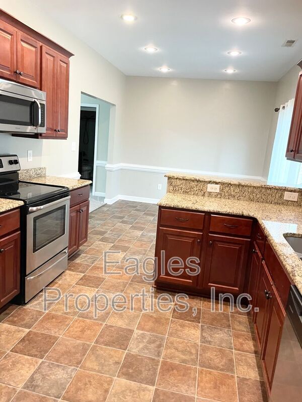 Photo - 117 Kenison Way