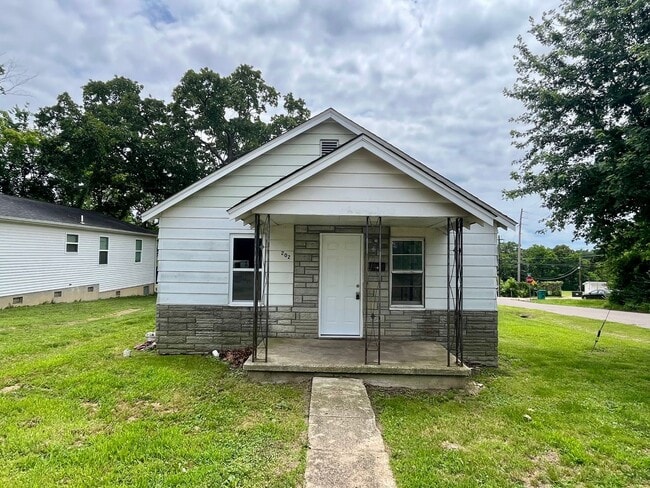 Building Photo - 3 Bed | 1 Bath | House