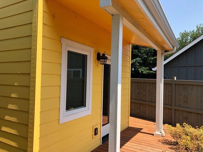 Photo - Newer tiny home in Harrisburg, OR!