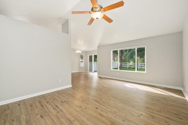 Photo - 101 Whitney Bay