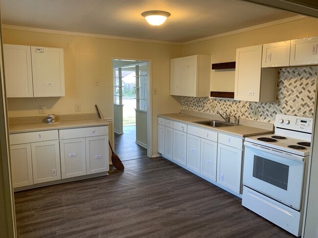 Photo - Cute 3 Bedroom 1 Bath Home
