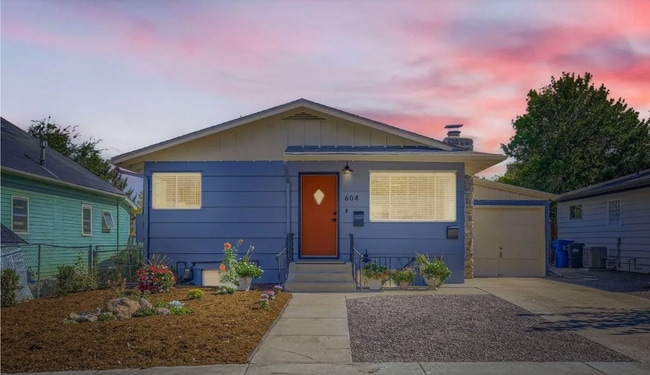 Building Photo - 604 Colorado St Unit B