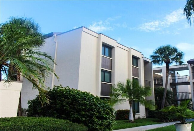 Building Photo - 2209 Belleair Rd Unit C11 Rental
