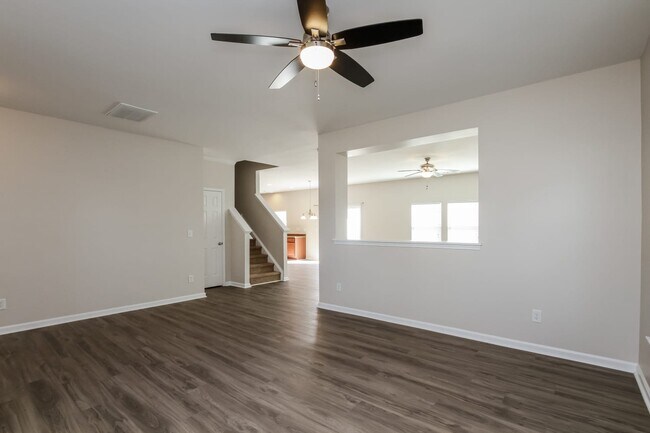 Photo - 118 Colville Rd