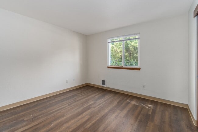 Photo - Orchard on the Green