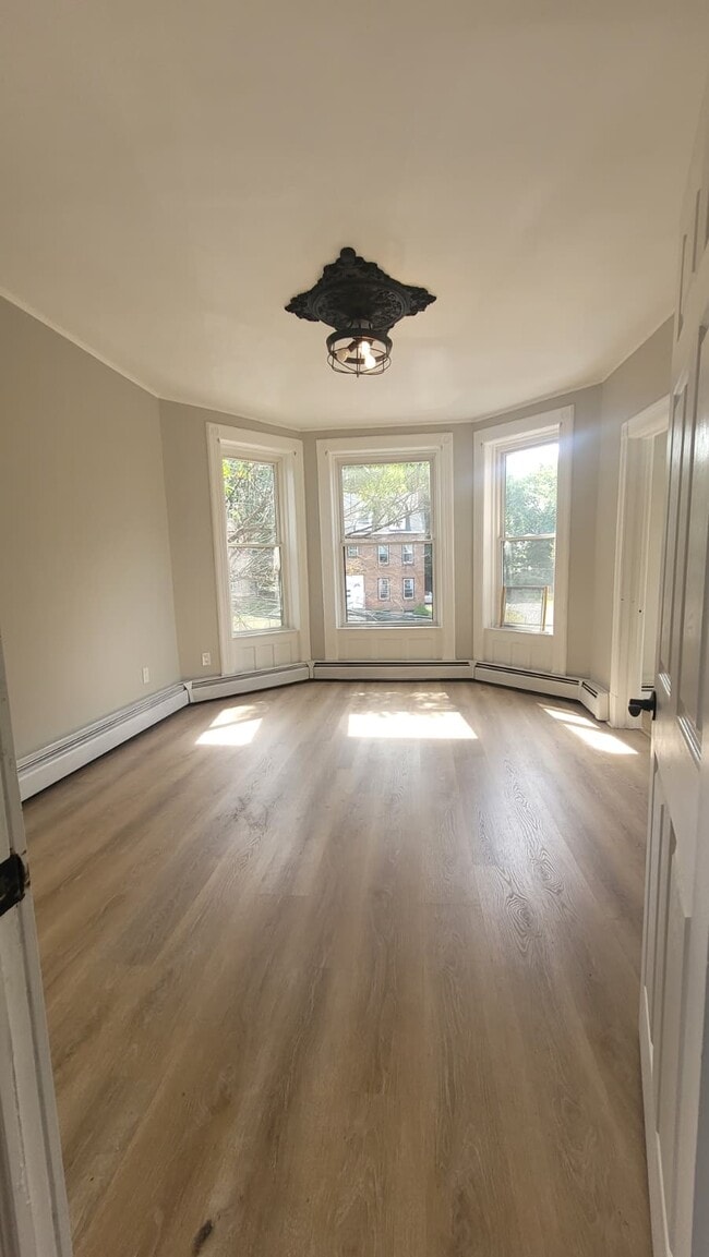 Photo - 1609 Highland Ave Unit B