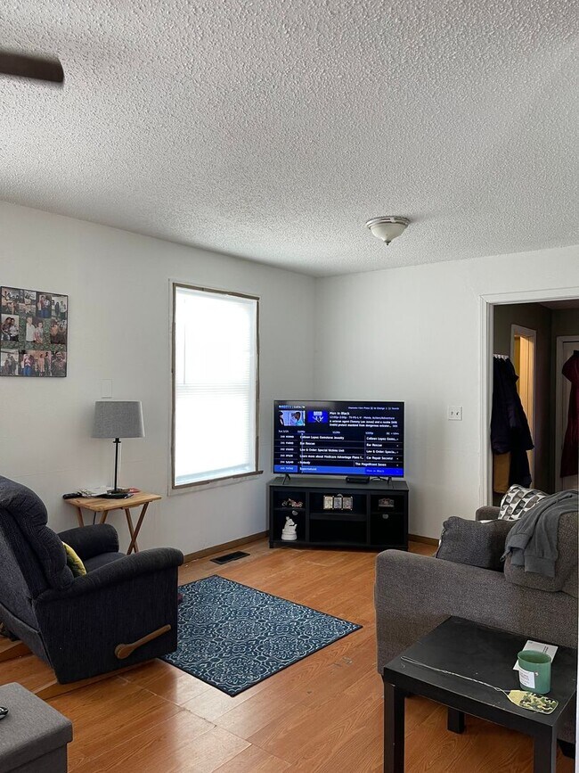 Photo - 2 Bed 1 bath - Cassville MO Unit 1