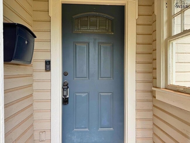 Photo - 1716 Victory Ave