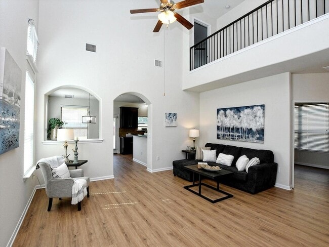 Photo - 316 Potters Peak Way