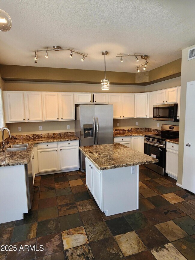 Photo - 1112 W Folley St