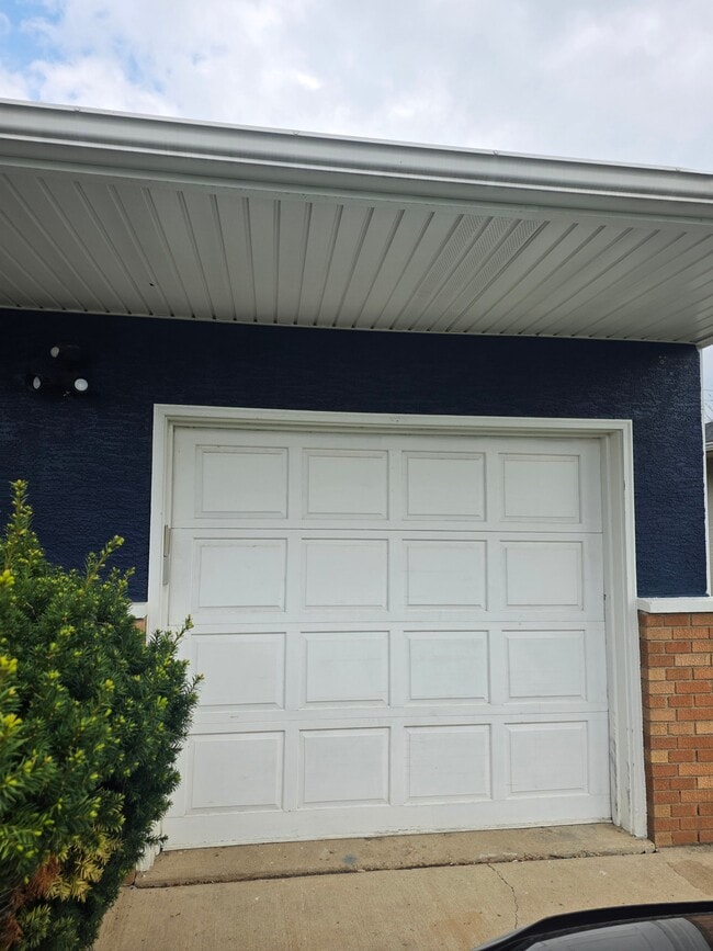 Photo - 5817 Satinwood Dr