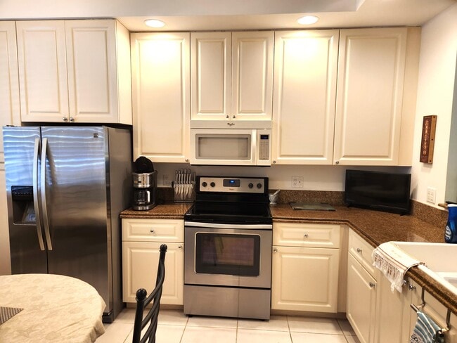 Photo - 1 Harbour Isle Dr E Unit 104